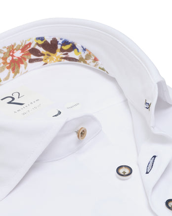 Manches extra longues. Chemise à piquet en tricot 004 - White