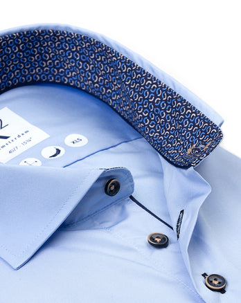 Manches extra longues. Chemise en popeline de coton 018 - Light blue