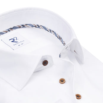 004 - White